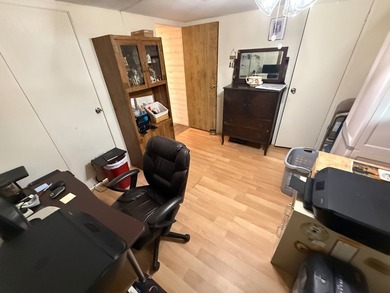 LOW LOT RENT: $688. 55+ community. TURNKEY. FURNISHED. Just - photo 29