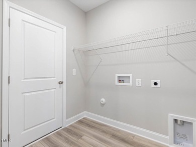 BEAUTIFUL 3 CAR GARAGE HOME w/PRIMARY SUITE ON MAIN LEVEL - photo 34