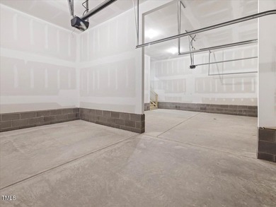 BEAUTIFUL 3 CAR GARAGE HOME w/PRIMARY SUITE ON MAIN LEVEL - photo 37