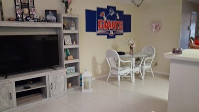 Welcome to this bright and Beautiful Maintained, Fully Furnished - photo 4