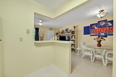 Welcome to this bright and Beautiful Maintained, Fully Furnished - photo 6