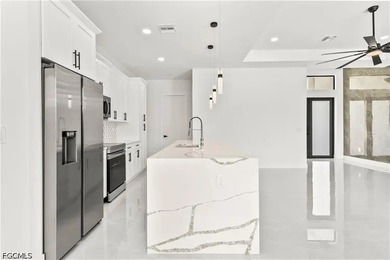 Welcome to this stunning newer-construction pool home offering 4 - photo 9