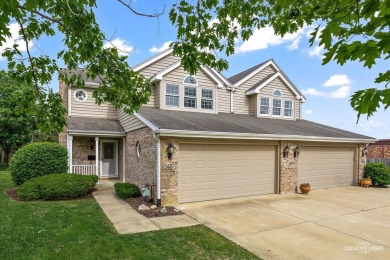Lake Townhome/Townhouse Sale Pending in Glen Ellyn, Illinois