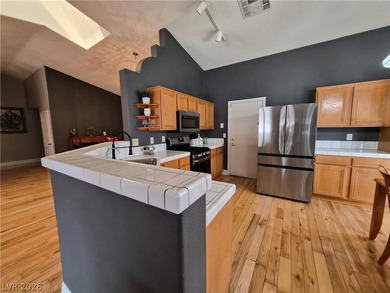 SUPER CLEAN BEAUTIFUL 1-STORY MODERN STYLE HOME WITH 3 CAR