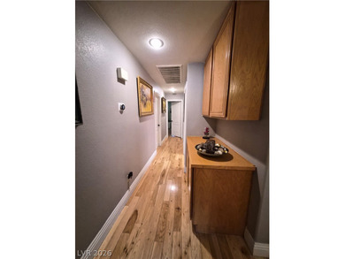 SUPER CLEAN BEAUTIFUL 1-STORY MODERN STYLE HOME WITH 3 CAR