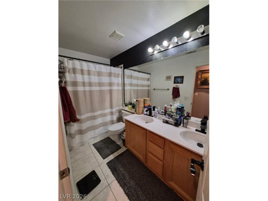 SUPER CLEAN BEAUTIFUL 1-STORY MODERN STYLE HOME WITH 3 CAR