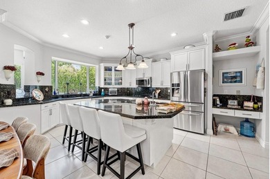 Quality Permeates this Gorgeous Estate, versatile 3-way split - photo 6