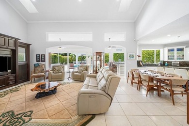 Quality Permeates this Gorgeous Estate, versatile 3-way split - photo 9
