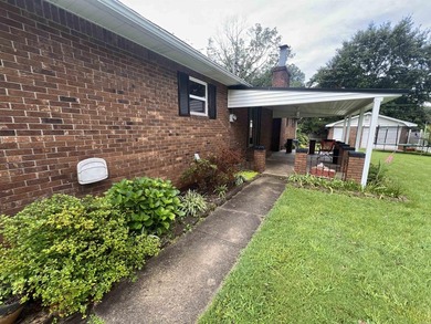 Move right into this beautifully updated 3 bedroom, 2.5 bathroom - photo 5