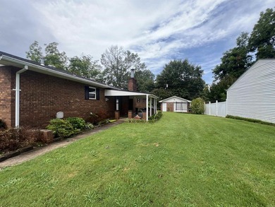 Move right into this beautifully updated 3 bedroom, 2.5 bathroom - photo 7