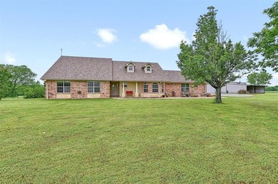 Valley Lake Home For Sale in Savoy Texas