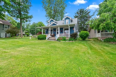 Welcome to Palmer Lake! This charming 3-bedroom, 1.5- bath home - photo 3