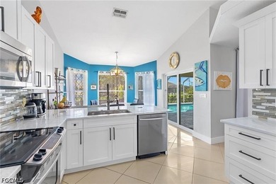 Beautiful Gulf-access, turnkey home offers 3 bedrooms, a den, 2 - photo 5