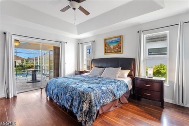 Beautiful Gulf-access, turnkey home offers 3 bedrooms, a den, 2 - photo 10