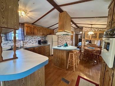 Charming 2 Bedroom, 2 Bathroom Home comes fully furnished in - photo 8