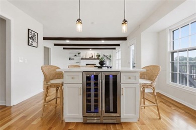 NEW WINDOWS ARE ON ORDER!! Luxury waterfront living in Lakewood - photo 4