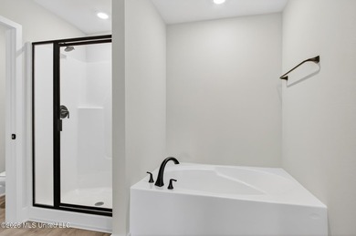 Move-In Ready Home - Comfort, Style, and Coastal Convenience - photo 15