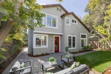 Ideally located in downtown Palo Alto yet set back from the - photo 21