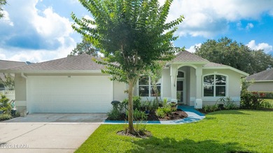PERFECT LAKESIDE POOL HOME IN BREAKAWAY TRAILS. FRESH PAINT - photo 2