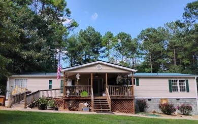 Lake Home For Sale in Dewy Rose, Georgia