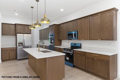 MODERN NEW CONSTRUCTION HOME WITH 3-CAR GARAGE! This stunning - photo 4
