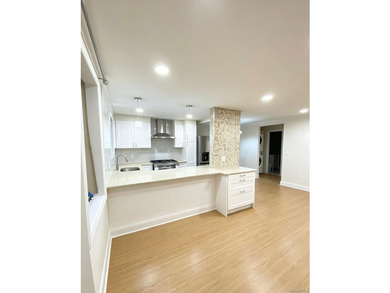 NO INTERVIEW - Garden-Style 1-Bedroom Co-op in South Flushing - photo 4
