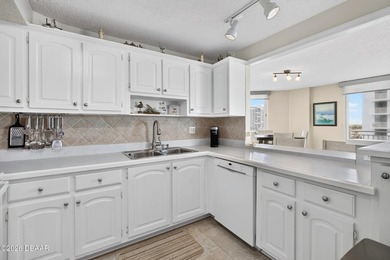 Experience resort-style oceanfront living at the iconic Oceans - photo 6