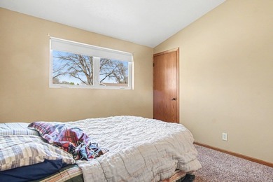 Outstanding, move-in-ready property just a short walk from - photo 11