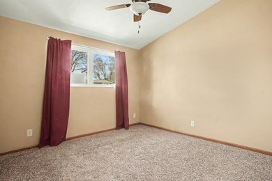Outstanding, move-in-ready property just a short walk from - photo 12