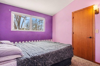 Outstanding, move-in-ready property just a short walk from - photo 13