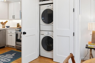 Tucked into the heart of Temescal, this delightful two-bedroom - photo 14