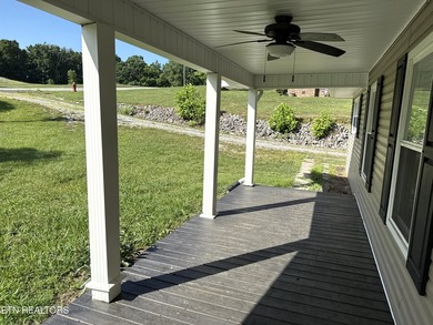 Welcome home to this well-maintained three-bedroom, two-bath - photo 5