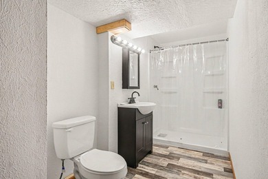Outstanding, move-in-ready property just a short walk from - photo 15