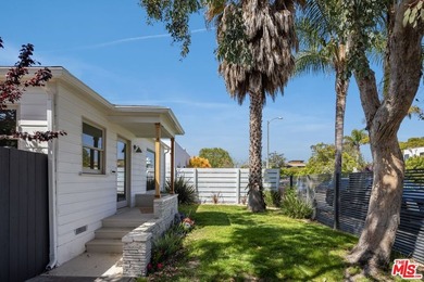 A turnkey Venice retreat featuring a thoughtfully renovated - photo 17