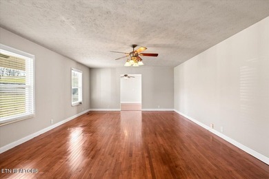 Welcome home to this well-maintained three-bedroom, two-bath - photo 9