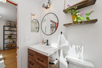 Tucked into the heart of Temescal, this delightful two-bedroom - photo 20