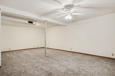 Outstanding, move-in-ready property just a short walk from - photo 20