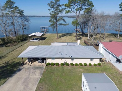 Lake Eufaula / Walter F. George Home For Sale in Fort Gaines Georgia
