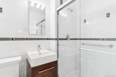 Rarely available, The Carlyle at Great Neck Plaza. A Premier - photo 21