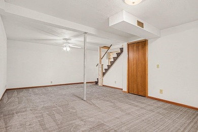 Outstanding, move-in-ready property just a short walk from - photo 21
