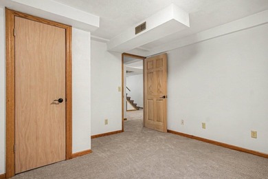 Outstanding, move-in-ready property just a short walk from - photo 22