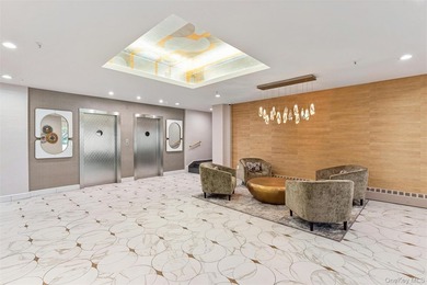 Rarely available, The Carlyle at Great Neck Plaza. A Premier - photo 24