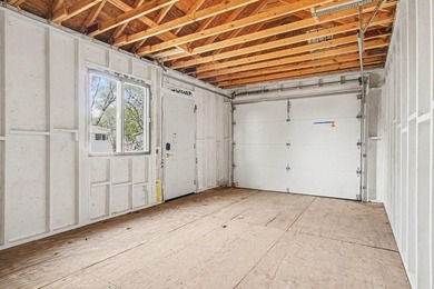 Outstanding, move-in-ready property just a short walk from - photo 24
