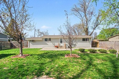 Outstanding, move-in-ready property just a short walk from - photo 26