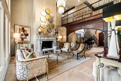 Inspired by the iconic Neiman Marcus Holiday House, this - photo 9