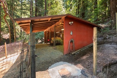 A private road and paved, circular driveway lead to this custom - photo 29