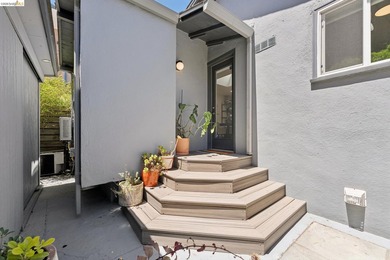 Tucked into the heart of Temescal, this delightful two-bedroom - photo 30