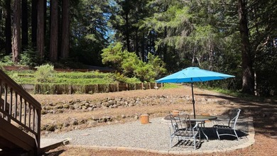 A private road and paved, circular driveway lead to this custom - photo 33