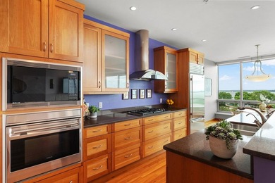 You'll fall in love with the fantastic views overlooking Lake - photo 7