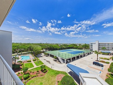 GORGEOUS UPGRADED 3 BEDROOMS/ 2.5 BATHROOMS CORNER PENTHOUSE!! - photo 32